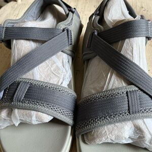 Earth Vivvy Women's Gray Sport Sandals Size 9 Adjustable Comfort